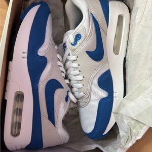 Nike Women's Air Max 1 White and Blue Retro Sneakers